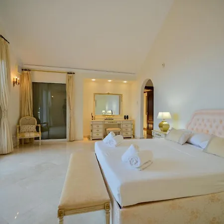 El Rosario Large W Heated Pool Holiday home *