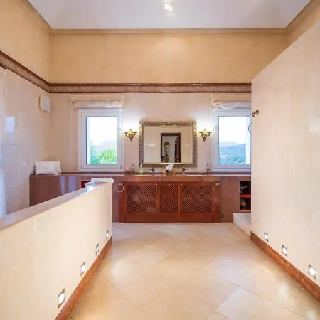 Vakantiehuis El Rosario Large W Heated Pool Marbella