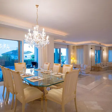 Vakantiehuis El Rosario Large W Heated Pool *