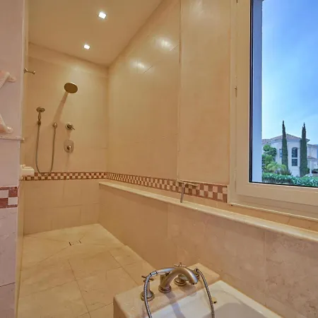 Vakantiehuis El Rosario Large W Heated Pool *