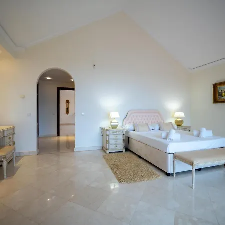El Rosario Large W Heated Pool Vakantiehuis