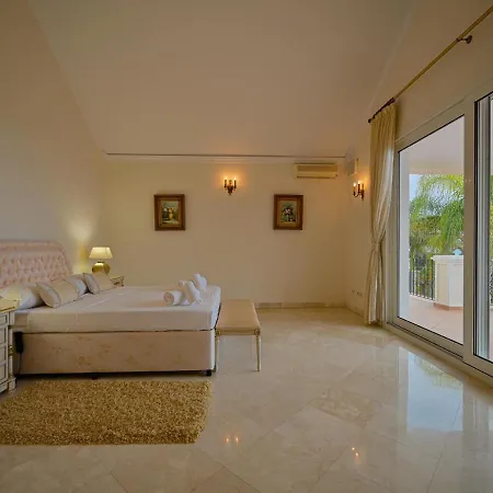 El Rosario Large W Heated Pool Vakantiehuis Marbella