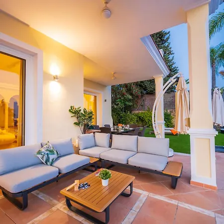 El Rosario Large W Heated Pool Vakantiehuis