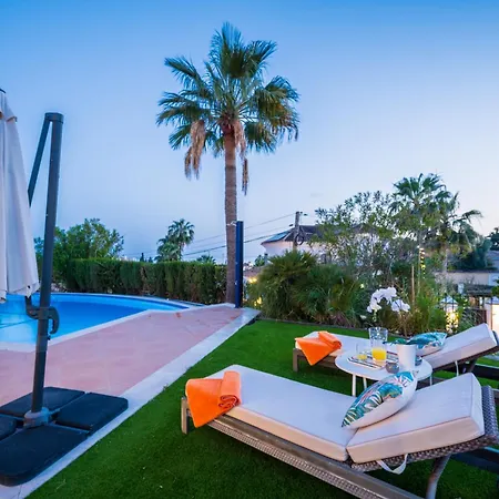 Vakantiehuis El Rosario Large W Heated Pool *